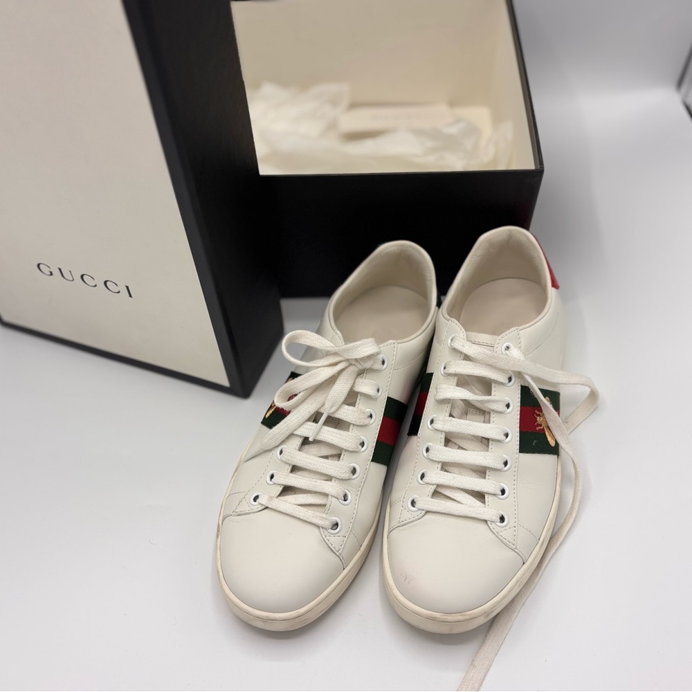Gucci Ace Embroidered Sneakers – White Leather, Bee Detail, Box & Dust Bags 🐝